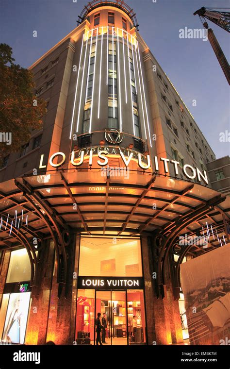 hình ảnh của cửa hàng louis vuitton hồ chí minh|vuitton ho chi minh.